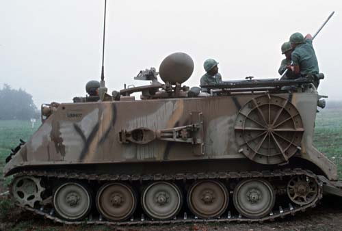   M106A1 ()